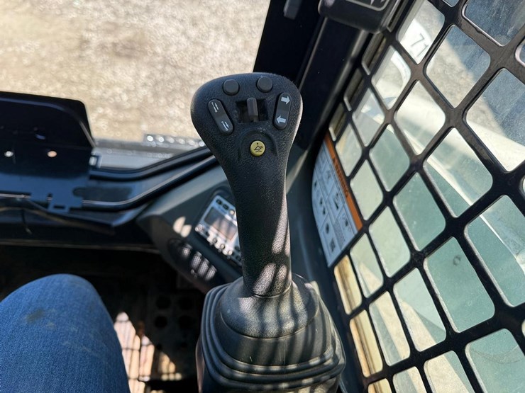 2018-bobcat-t770-image-21