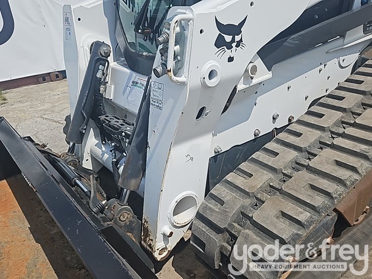 2022-bobcat-t870-image-16