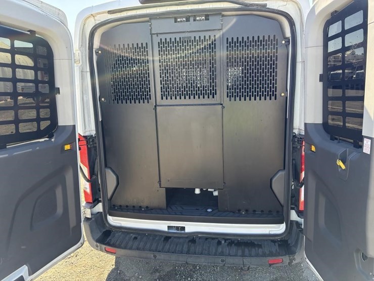 2020-ford-transit-image-12