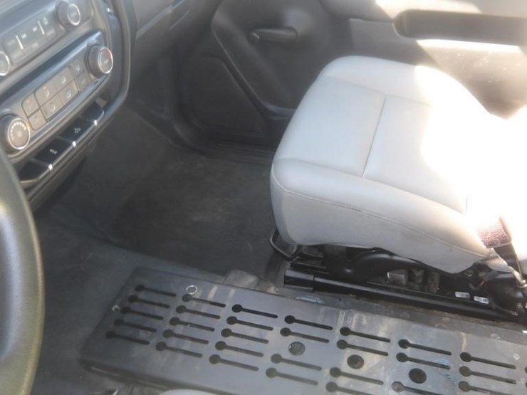 2016-chevrolet-silverado-1500-image-16