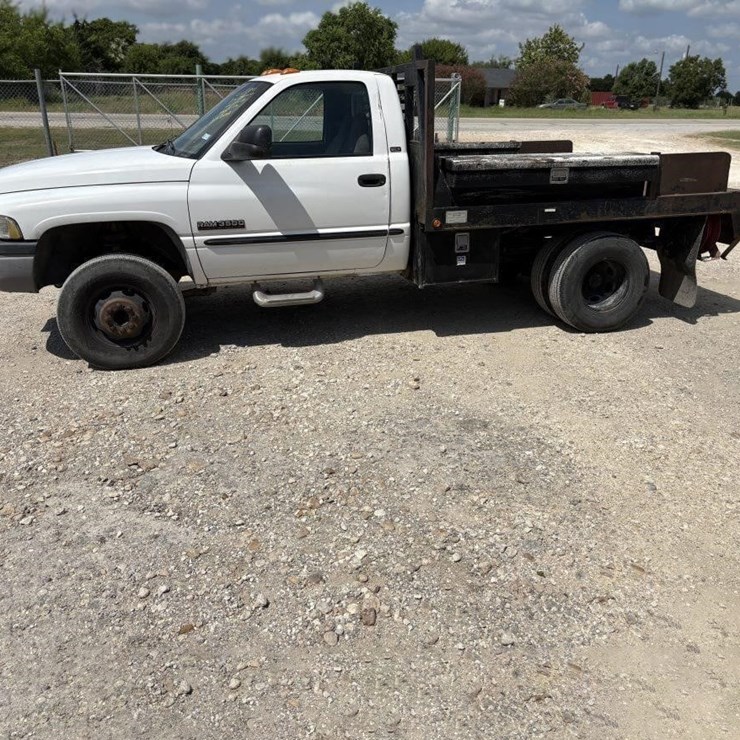 2001 DODGE 3500