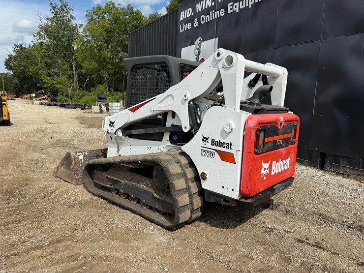 2020-bobcat-t740-image-2