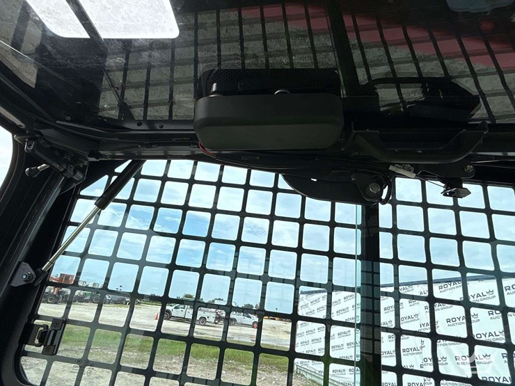 2023-kubota-svl97-2-image-27