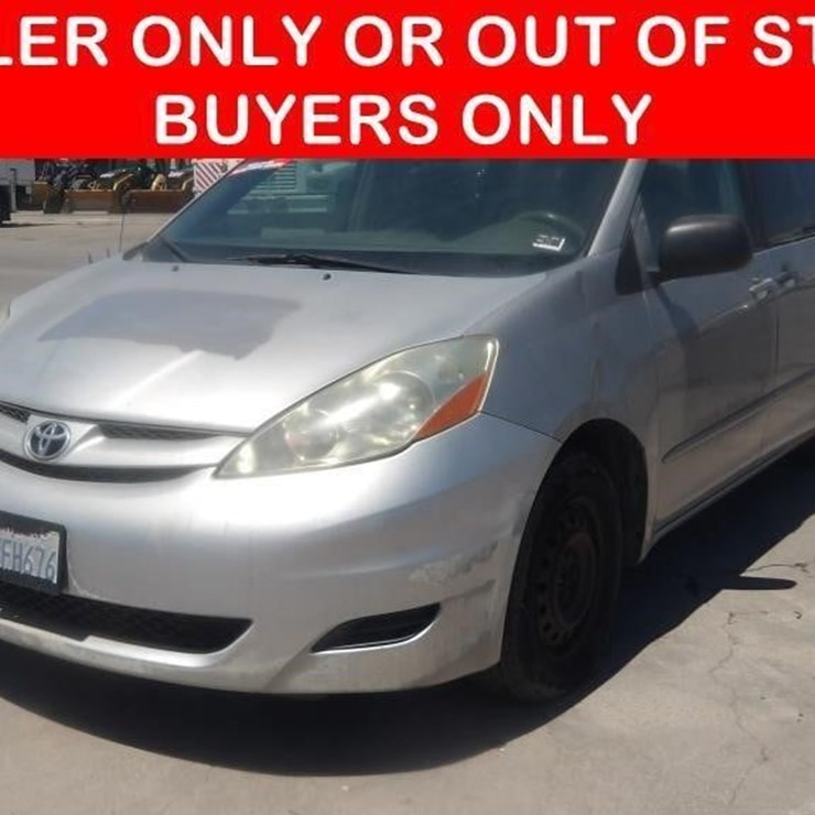 2006 TOYOTA SIENNA LE