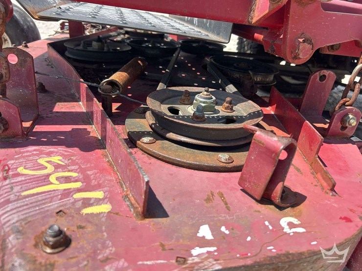 2013-toro-z-master-52in-zero-turn-commercial-mower-image-13