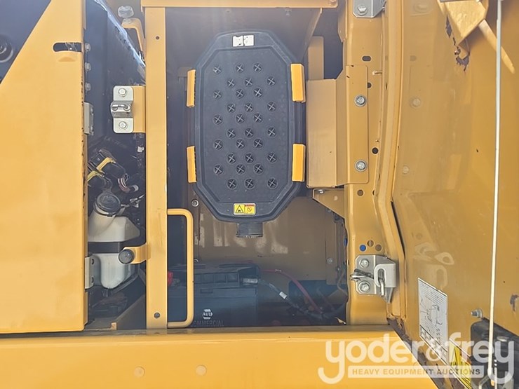 2019-caterpillar-336-image-29