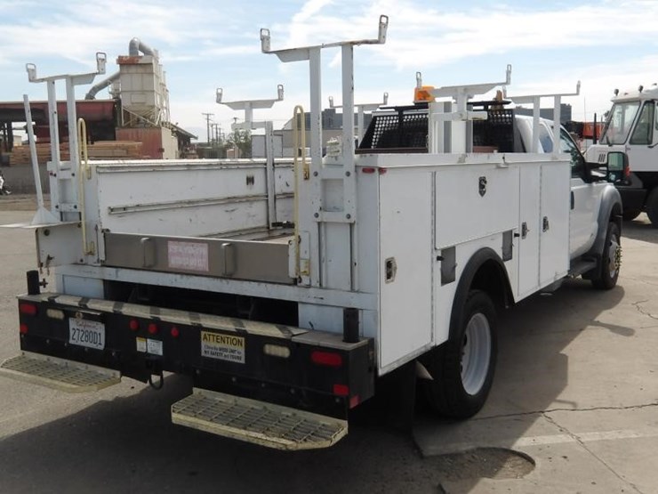 2011-ford-f550-image-3