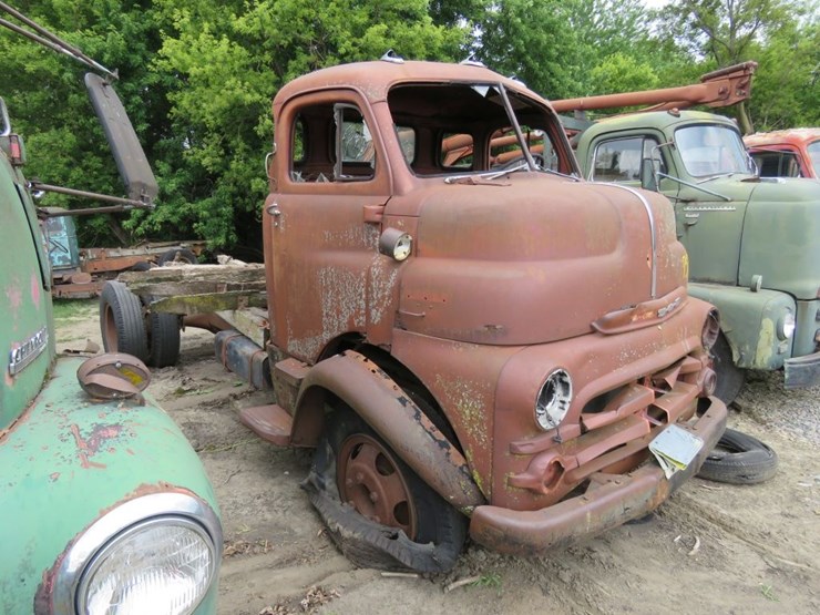 1951-dodge-5-window-coe-truck-image-3