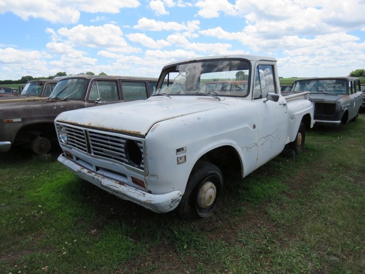 1970-international-1100-image-1