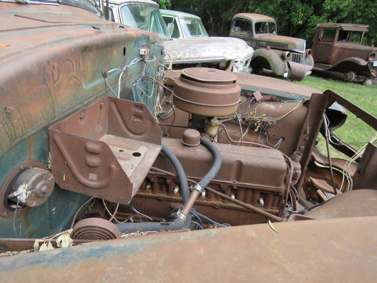 1950-chevrolet-truck-with-5-window-cab-image-3
