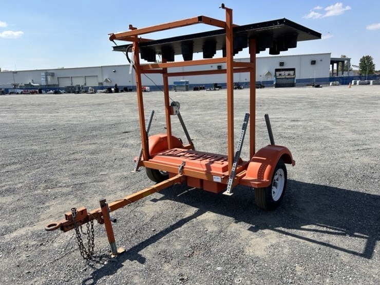2000-trafcon-tc1-25s-towable-arrow-board-image-1