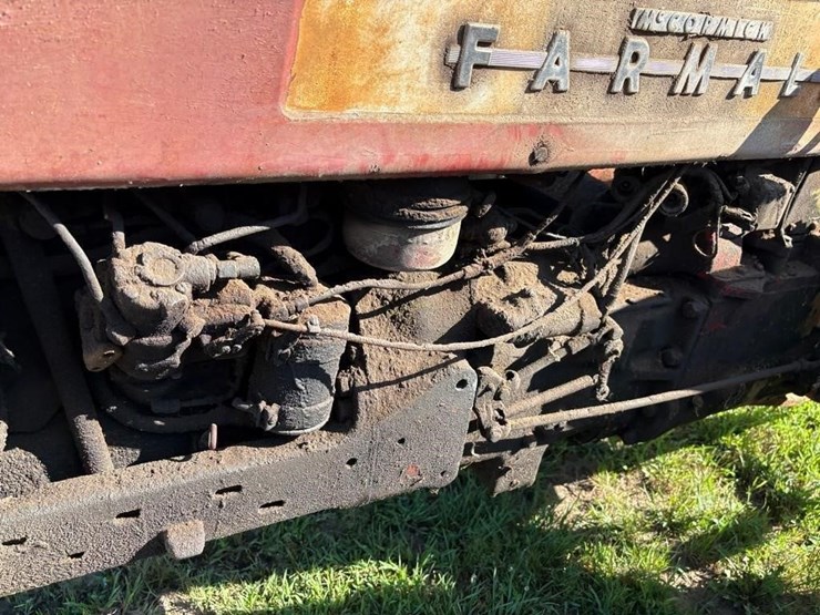 farmall-350-diesel-tractor-image-5