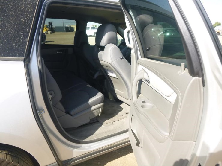 2016-chevrolet-traverse-image-17