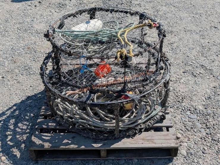 2--crab-pots-image-5