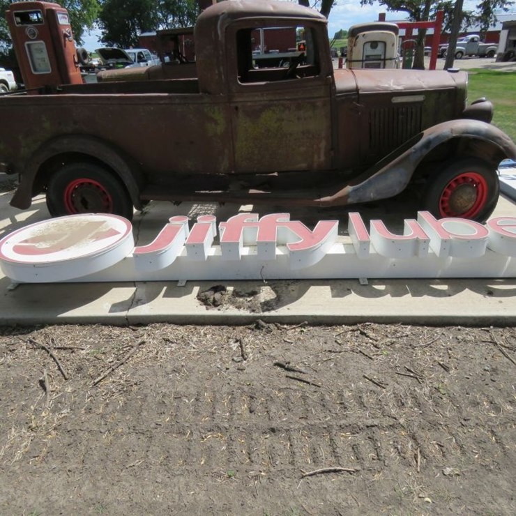 Plastic JiffyLube Letters