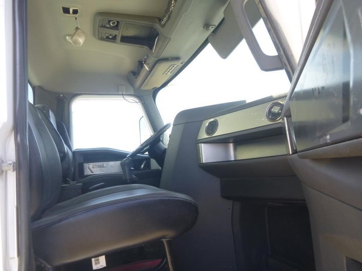 2013-international-ct660-t/a-water-truck-image-19