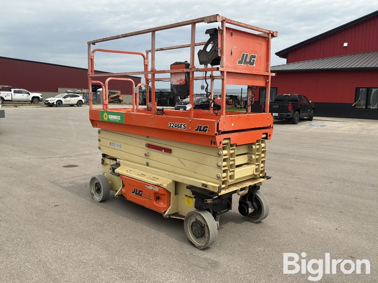 2020-jlg-3246es-image-3