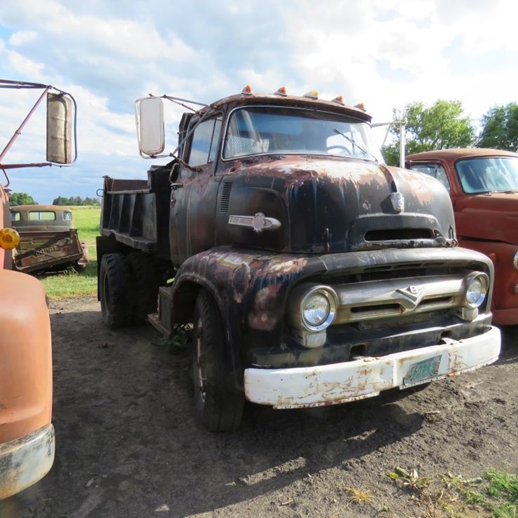1956 FORD C750
