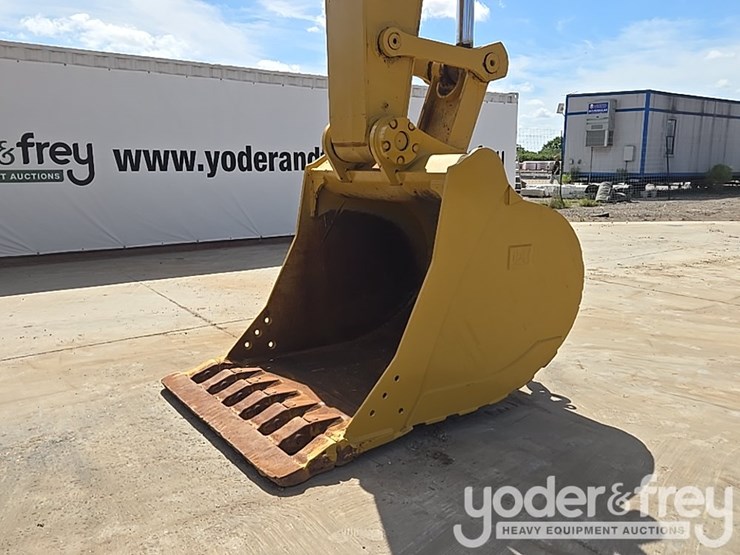 2019-caterpillar-336-image-21