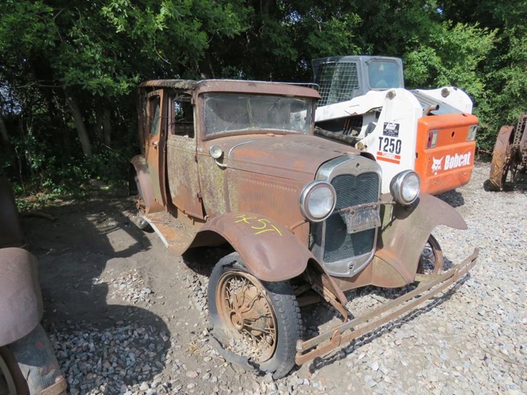 1930-ford-sedan-image-1