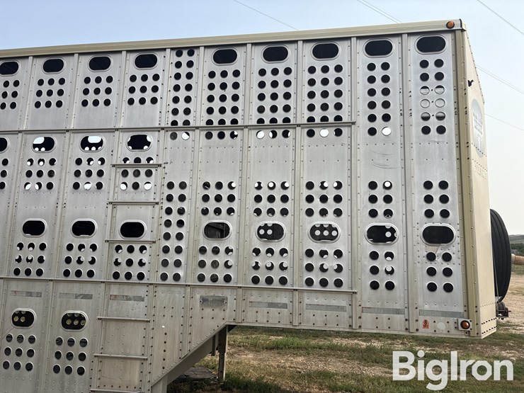 1994-merrit-48x102-t/a-livestock-trailer-image-16