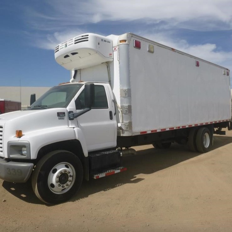 2008 GMC C7500 Reefer Box Truck