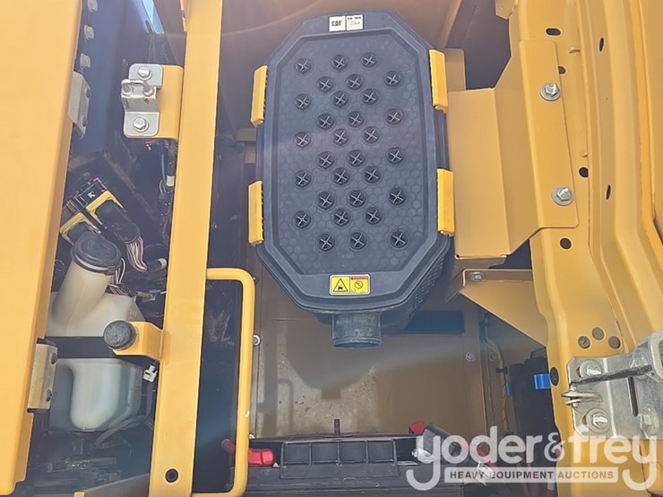 2019-caterpillar-336-image-29
