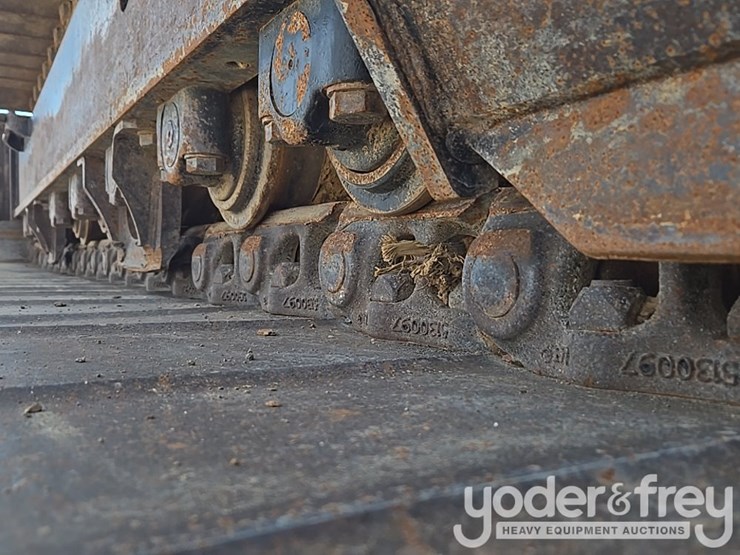 2019-caterpillar-336-image-18