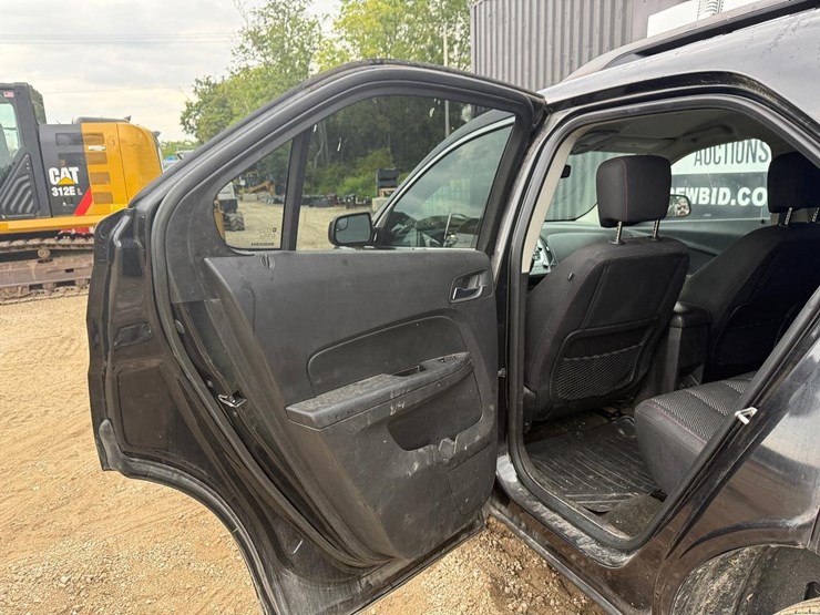 2013-chevrolet-equinox-image-19
