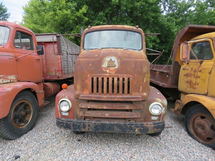 1952-international-coe-truck-image-2