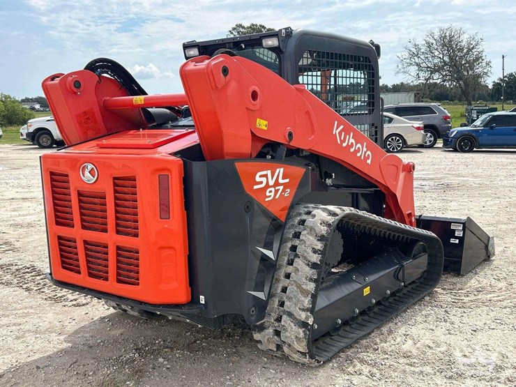 2023-kubota-svl97-2-image-3