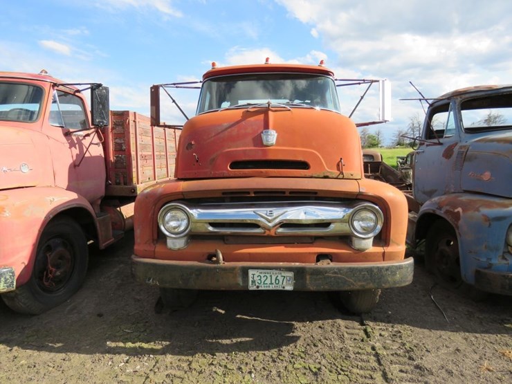 1956-ford-c600-image-2