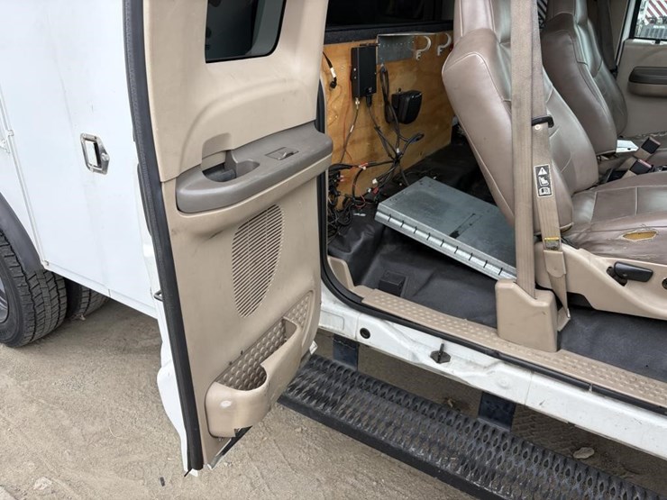 2003-ford-f450-image-11