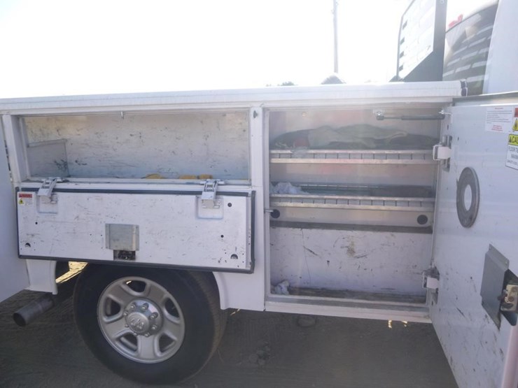 2016-dodge-3500-image-18