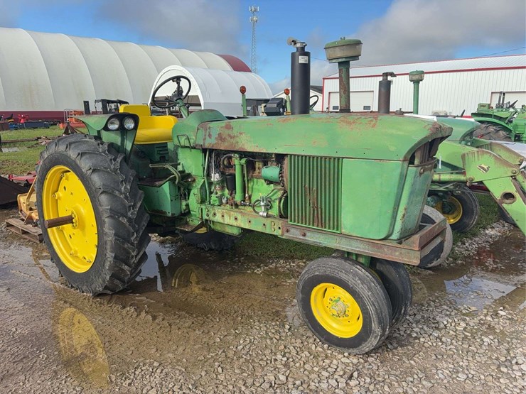 john-deere-4010-image-1