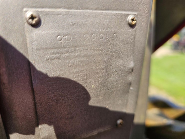 massey-ferguson-1080-image-17