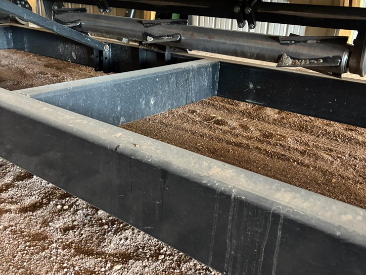 yetter-5000-devastator-stalk-rollers-image-19