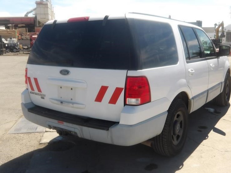 2003-ford-expedition-xlt-image-3