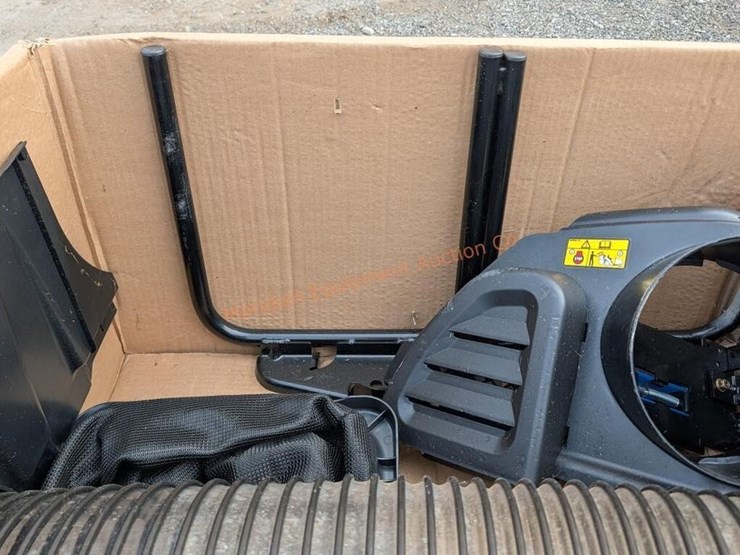cub-cadet-19a30030100-bagger-image-8
