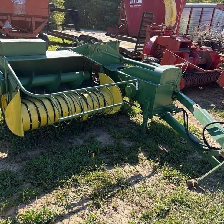 JOHN DEERE 24T