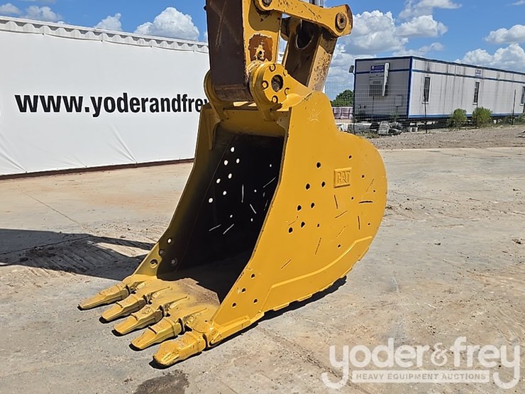 2019-caterpillar-336-image-21