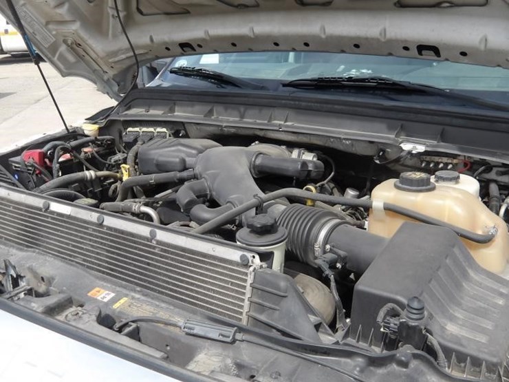 2011-ford-f550-image-8