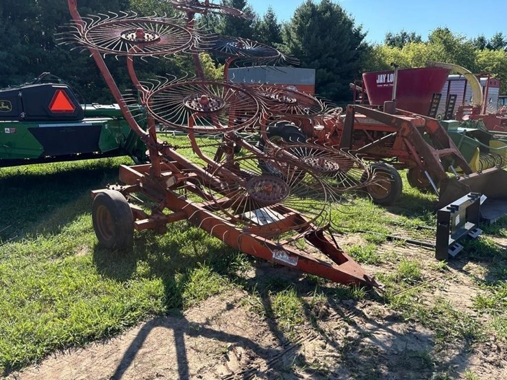 clark-10-wheel-rake-image-3