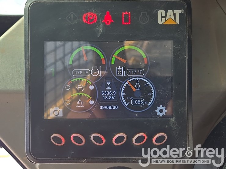 2020-caterpillar-272d-image-50