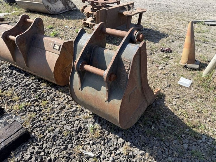 caterpillar-24-image-3