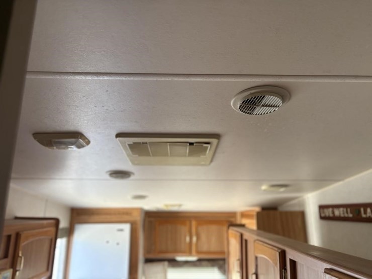 l2--2003-skyl-nomad-camper-image-29