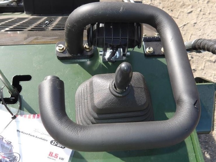 2026-zjz-380-skid-steer-track-loader-image-16