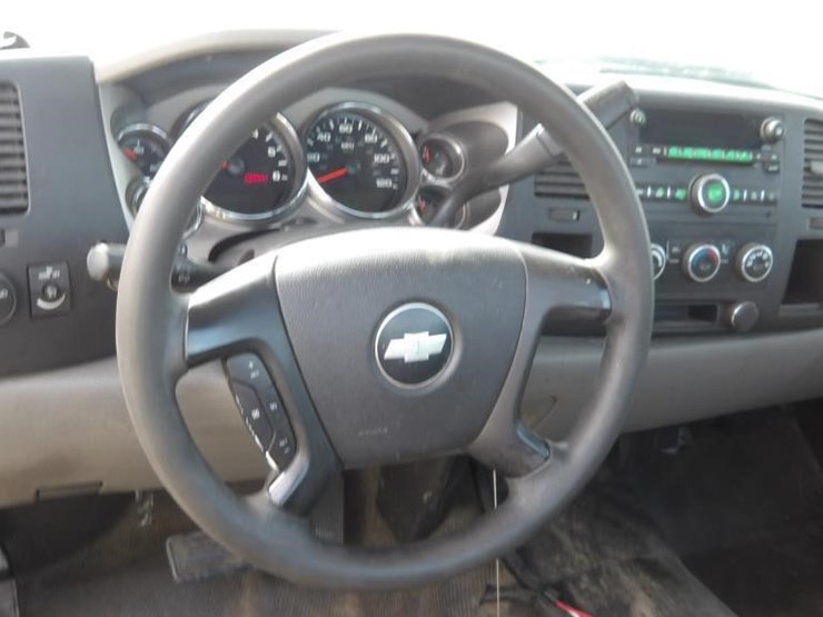 2009-chevrolet-silverado-2500-image-13