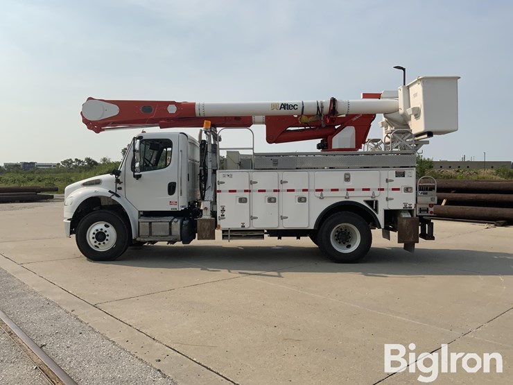2015-freightliner-m2-106-image-8