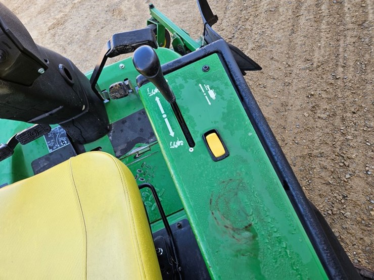 2023-john-deere-1550-image-30